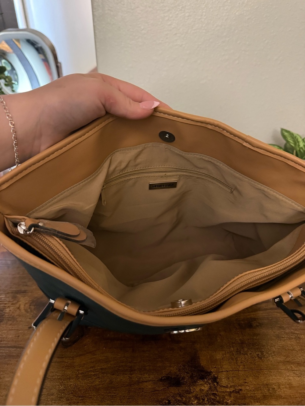 Giani Bernini Green & Tan Structured Tote Shoulder Bag - Picture 10 of 12